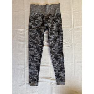 Gymshark Adapt Camo Seamless Leggings Small Black Asphalt Grey Butt Scrunch